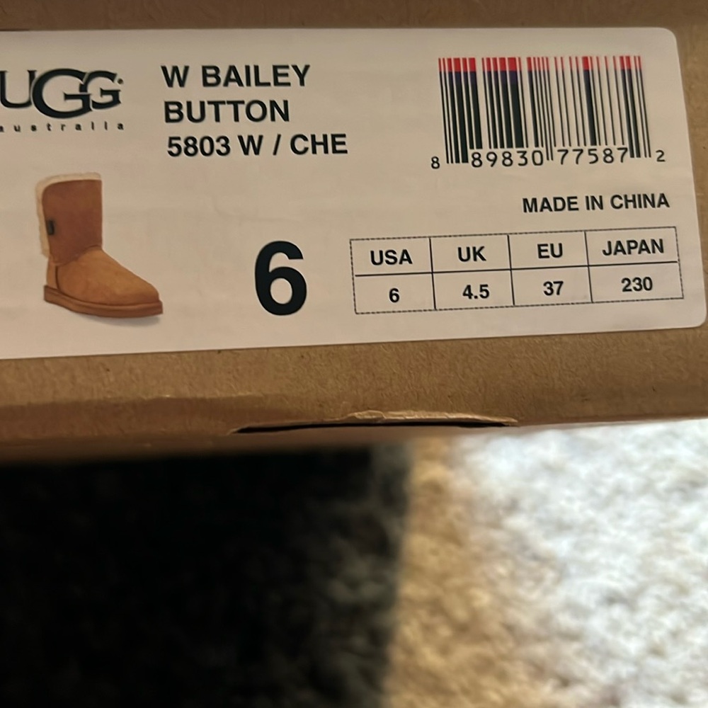 Ugg boots size 6